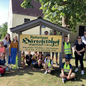 Gruppenfoto vor dem Härtsfeldhof