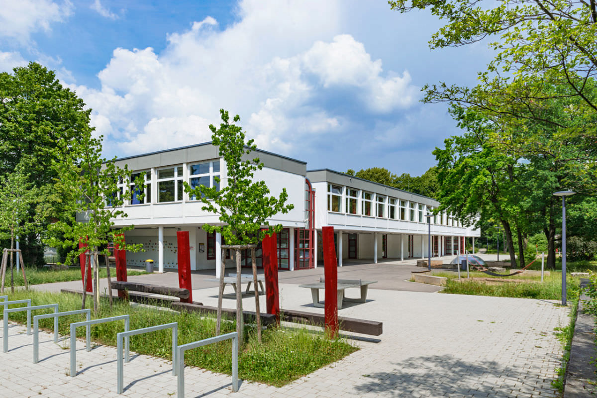 Schulhof Ernst-Abbe Schule Installation