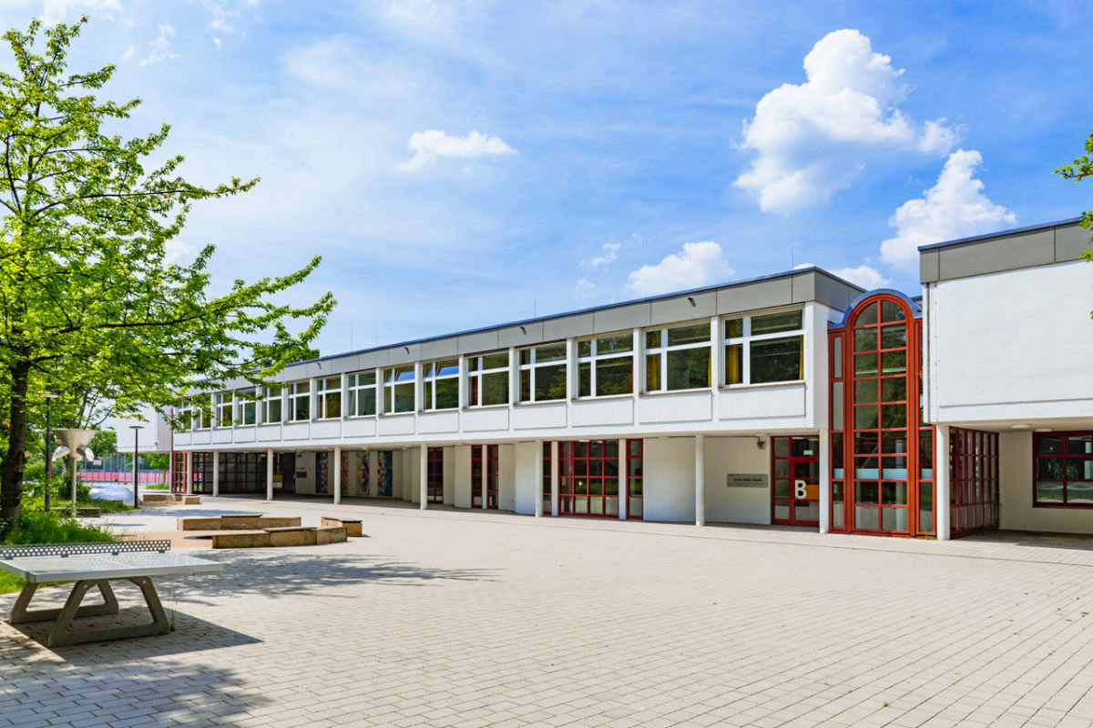Schulhof Ernst-Abbe Schule Schulhof